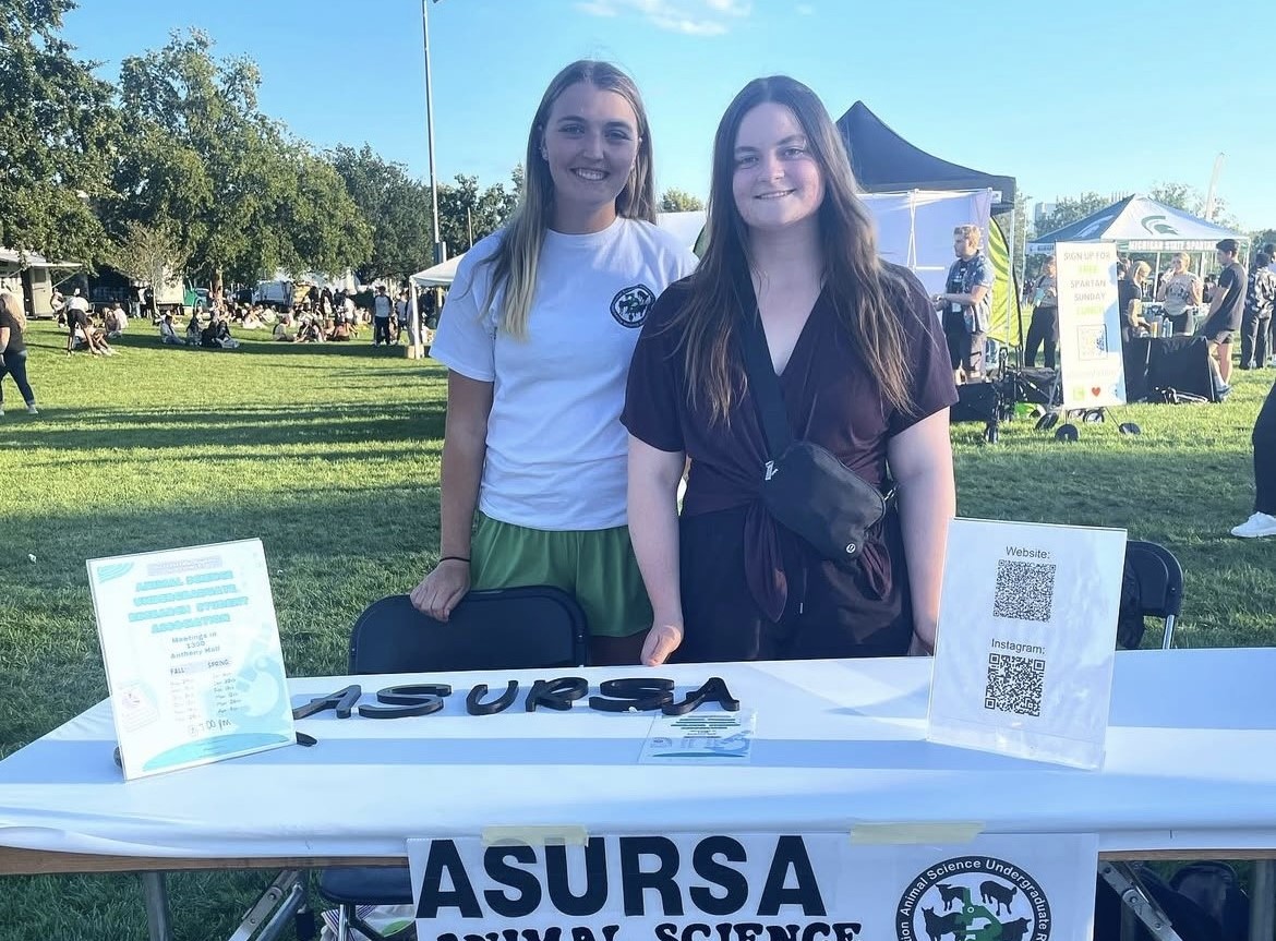 Students at booth 2.jpg